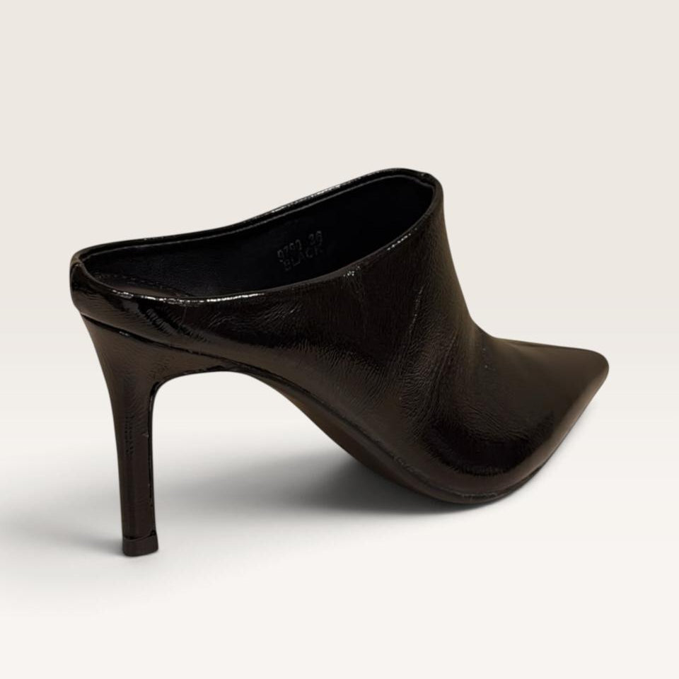 Alexa Mules D116