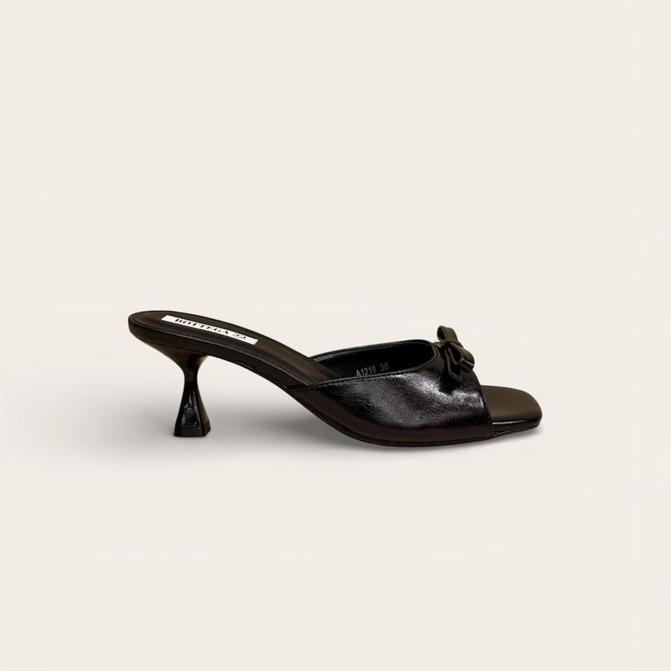 Grace Mules C016