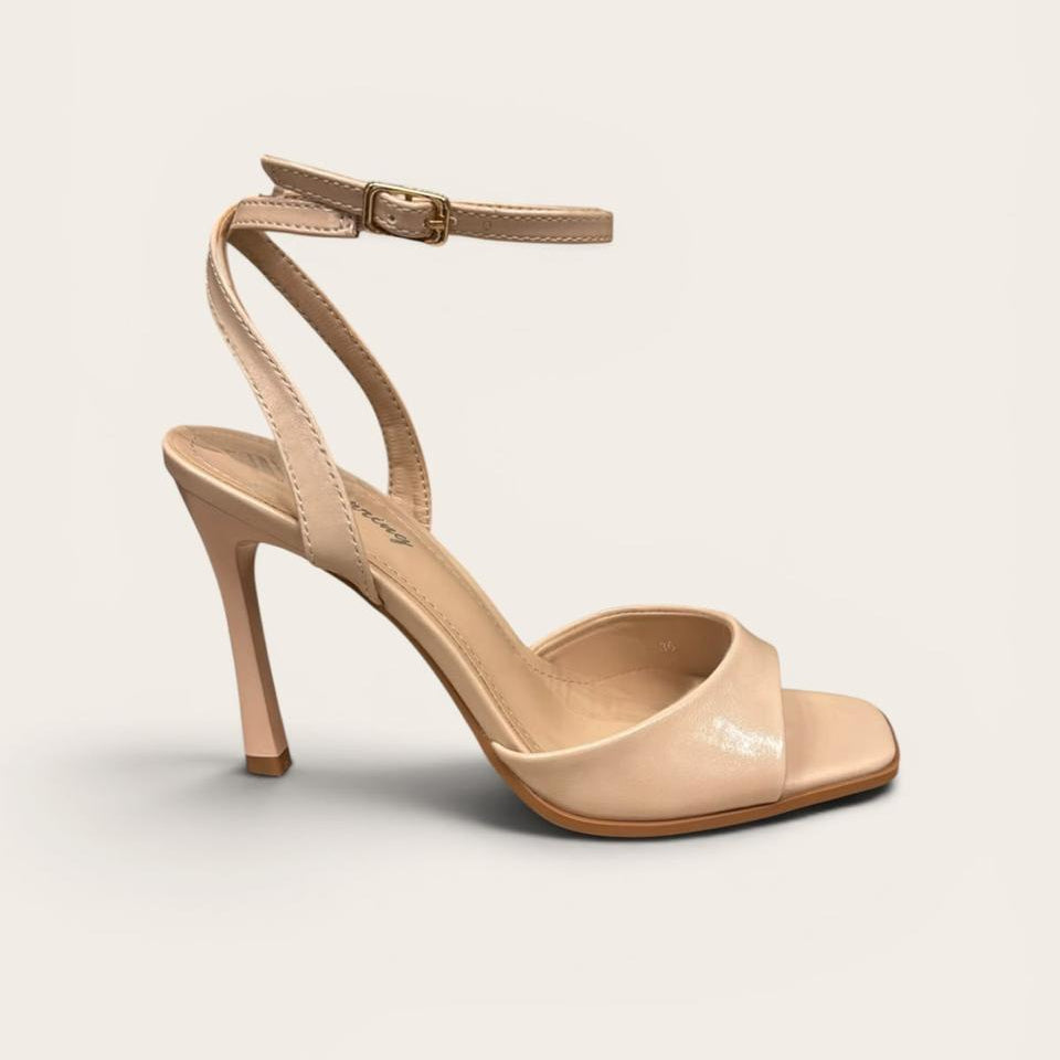Lesley Stiletto C32