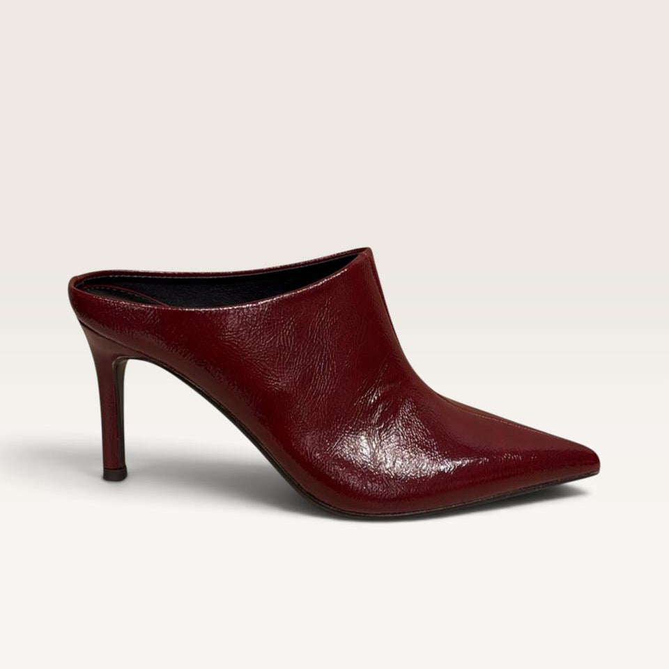 Alexa Mules D116