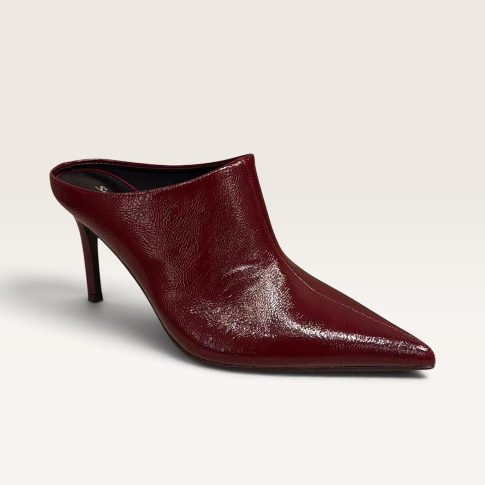 Alexa Mules D116