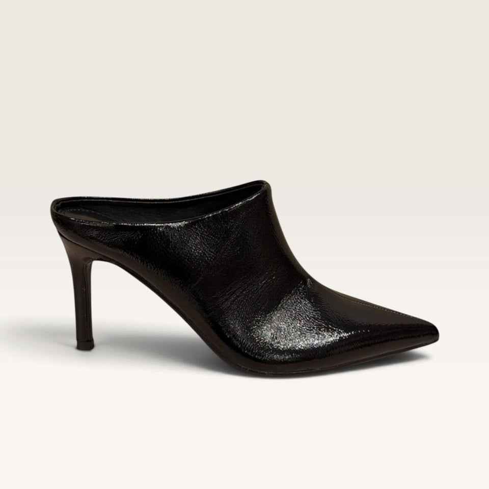 Alexa Mules D116
