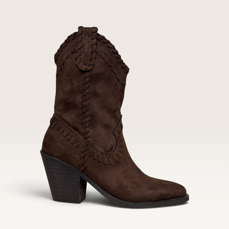 Camelia Boots D17