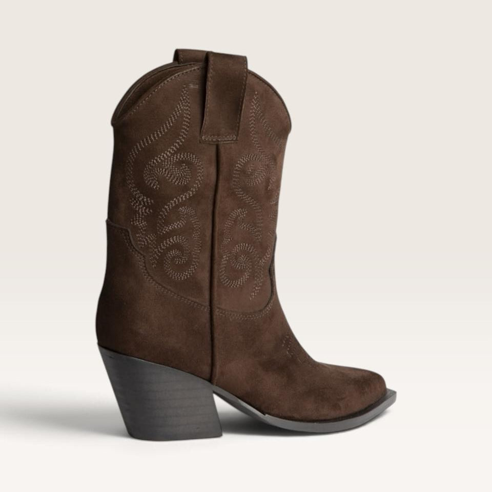 Alexia Boots  D11