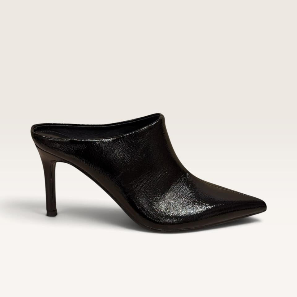 Alexa Mules D116