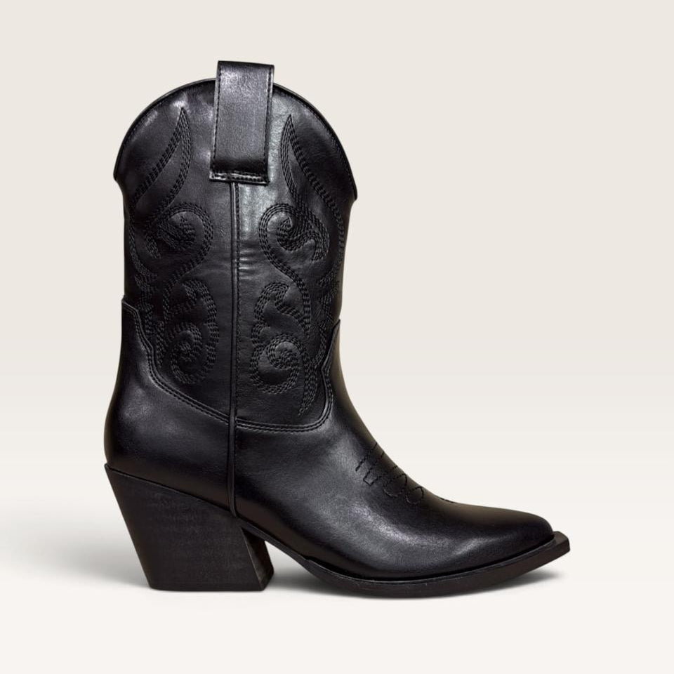 Alexia Boots  D11